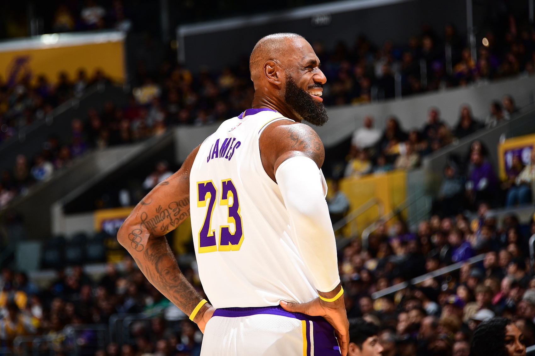 里德惊叹！老詹刚来NBA我和他打过 我又打了10年退役10年 他还在