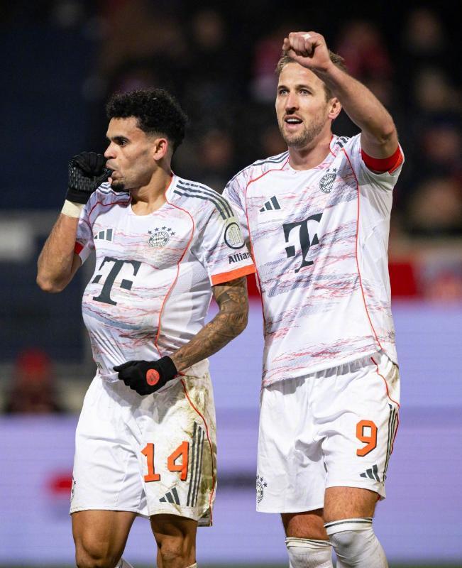 开云登陆入口-迪亚斯破门+假摔被罚离场，9人拜仁1-1勒沃库森，七连胜戛然而止